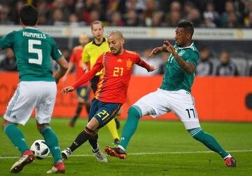 Jerome Boateng y David Silva.