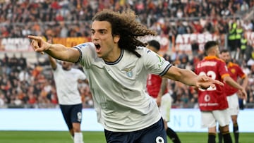 Lazio's French Midfielder #08 Matteo Guendouzi reacts during the Italian Serie A football match between AS Roma and Lazio on April 6, 2024 at the Olympic stadium in Rome. (Photo by Alberto PIZZOLI / AFP)