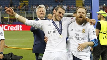 Bale junto a Jaime Benito.