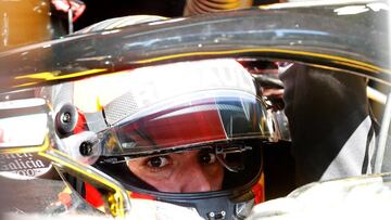 Carlos Sainz con el Renault.