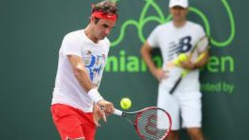 Federer, durante un entrenamiento.