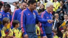 La Selección recibe la bandera que nos representará en Rusia