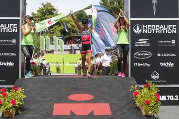 La llegada de Bárbara Riveros, pentacampeona del Ironman de Pucón en damas.