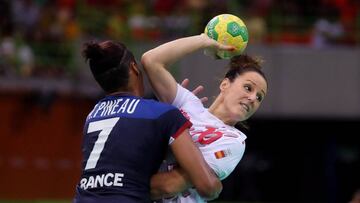 Francia, el arbitraje y los postes mandan a las Guerreras a casa