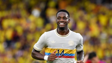 BARRANQUILLA, COLOMBIA - OCTOBER 15: Jhon Duran of Colombia celebrates after scoring the team's third goal during the FIFA World Cup 2026 South American Qualifier match between Colombia and Chile at Roberto Melendez Metropolitan Stadium on October 15, 2024 in Barranquilla, Colombia. (Photo by Gabriel Aponte/Getty Images)