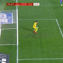 Santi Mina y el remate maestro: doblete de 9 para la remontada