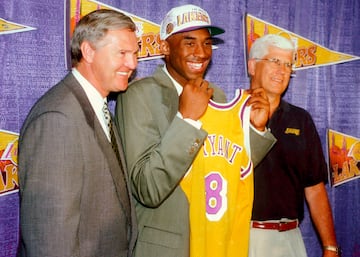 Jerry West seleccionó en el draft a Kobe Bryant, un movimiento clave para la historia reciente de los Lakers.