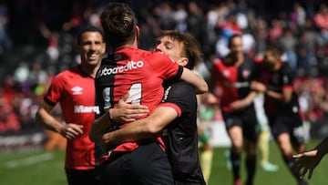 Newell's venció a Aldosivi y se mantiene al acecho