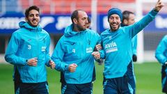 Bigas, Ramis y Sergi Enrich bromean durante un entrenamiento en Ipurua de la presente semana.