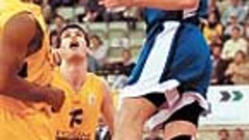 Felipe se salva de la crisis.