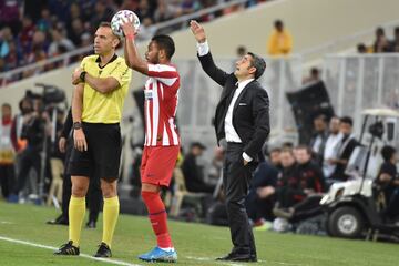 Tras un verano de incertidumbre, el detonante del despido de Valverde ha sido la eliminaci¨®n en semifinales de la Supercopa de Espa?a en Arabia frente al Atl¨¦tico de Madrid.