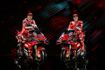 Marc Mrquez y Francesco Bagnaia durante la presentacin de la Ducati Desmosedici GP25, la nueva moto de Ducati Lenovo Team.