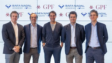 Imagen de la firma del acuerdo entre la Rafa Nadal Academy y el fondo de inversión GPF.