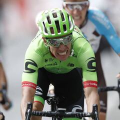 Golpe de autoridad de Froome en un día aciago para Contador