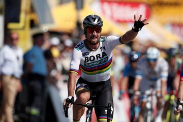 Peter Sagan ganó la etapa en una llegada al sprint y es el nuevo líder de la ronda gala.