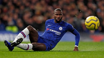 Chelsea&#039;s German defender Antonio Rudiger watches the ball during the English Premier League football match between Chelsea and Manchester United at Stamford Bridge in London on February 17, 2020. (Photo by Adrian DENNIS / AFP) / RESTRICTED TO EDITOR