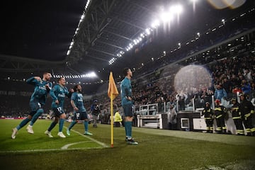 0-2. Cristiano Ronaldo celebró un gol de época.