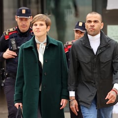 Dani Alves sale de la cárcel