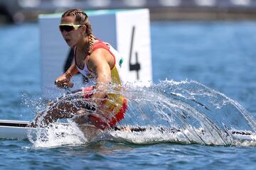 Antía Jácome se clasifica para la semifinal C1 200 con un tiempo de 45.668 segundos. Se impone a la chilena María José Mailliard para estar en la siguiente ronda.