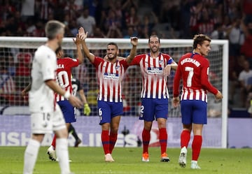 3-0. Koke celebró el tercer gol que concedió el VAR.