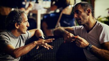 Alain Prost, asesor de Renault, hablando con Cyril Abiteboul, jefe de la marca.