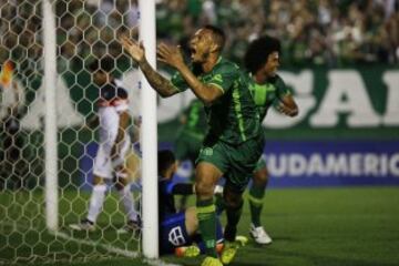 Chapecoense celebra y vive su primera final histórica