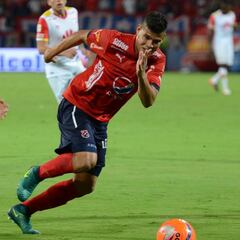 Jorge Arias: "Queremos regalarle la Superliga a la hinchada"