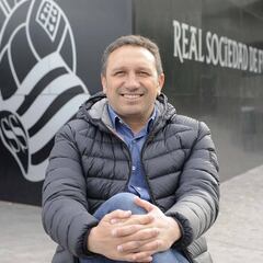 Eusebio not tempted to take the reins at former club Barça