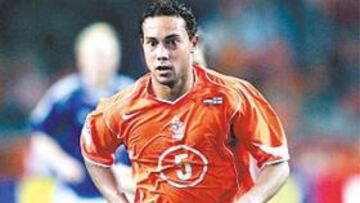 <b>EL '5' DE LA ORANGE. </b>Landzaat es titular en Holanda con Van Basten.