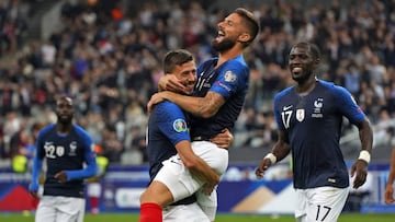 Francia gana sin sufrimiento