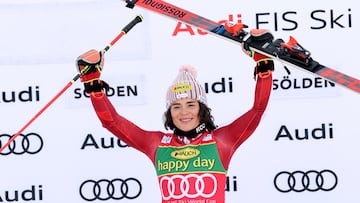 Alpine Skiing - FIS Alpine Ski World Cup - Women's Giant Slalom - Soelden, Austria - October 25, 2025 Austria's Julia Scheib celebrates on the podium after winning the Women's Giant Slalom REUTERS/Leonhard Foeger