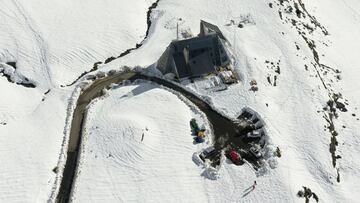 GRAFCAV1668. BELAGOA, 17/12/2020.- Imagen tomada desde un dron del refugio Angel Olor&oacute;n en la zona de Belagoa. Las intensas nevadas ca&iacute;das en el pirineo navarro han dejado importantes espesores de nieve que a&uacute;n se mantienen a pesar de