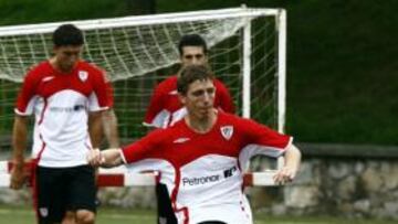 La plantilla del Athletic Club viaja con buenas sensaciones, pero sin confianzas rumbo a Noruega, donde este jueves se medirá al Tromso en el césped de hierba artificial del Alfheim Stadion (19.00 horas) con el objetivo de marcar y mantener la portería a cero, por primera vez esta temporada, para seguir adelante en la UEFA Europa League