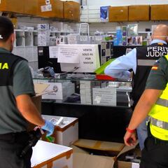 La Guardia Civil interviene más de 13.000 artículos falsos de telefonía