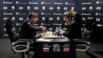 Sergey Karjakin y Magnus Carlsen.