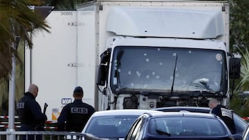 Camión con el que se realizó el atentado en Niza.