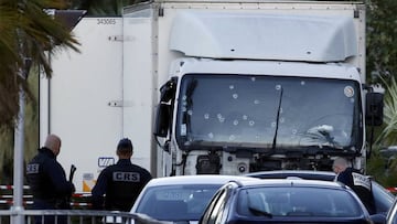 Cami&oacute;n con el que se realiz&oacute; el atentado en Niza. 