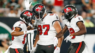 The Tampa Bay Buccaneers defense kept the New York Jets out of the endzone all night and took the 13-6 win from Metlife Stadium.