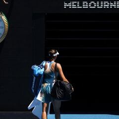 Muguruza se despide ante una gran versión de Cornet