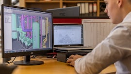 Una empresa se lanza a probar la semana laboral de cuatro días y acaba despidiendo a un empleado por tener dos trabajos