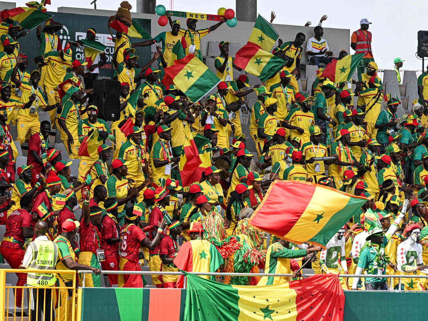 Repleto de desfalques, Senegal vence o Zimbábue com gol de Mané nos  acréscimos