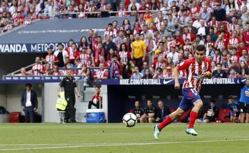 Correa centra para que Torres marque el 1-1.