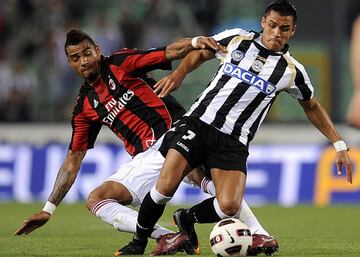 En la 2010-2011 logró un promedio goleador de 0,36 tantos por partido.