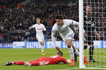 1-0. Dele Alli marcó el primer gol.