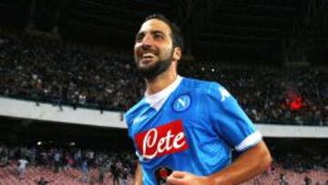 Un gol y una asistencia: noche perfecta para Higuaín.