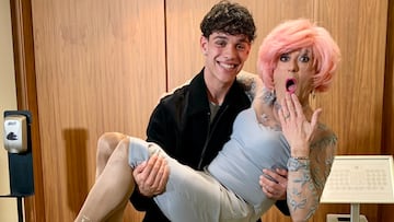 El futbolista del Barcelona Héctor Fort sufre insultos homófobos tras fotografiarse con la activista LGTBI Brigitta Lamoure