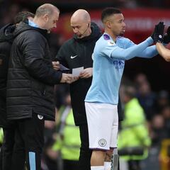 La Premier estudia permitir 5 sustituciones para evitar lesiones