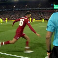 El Liverpool hurga en la herida por el córner al Barça