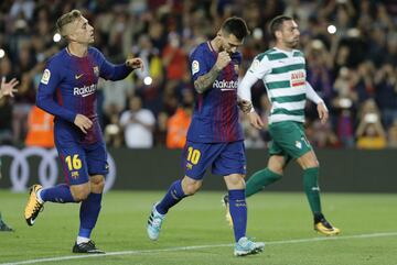 1-0. Messi celebró el primer gol marcado de penalti.