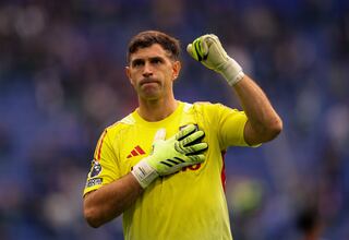 El increíble gesto navideño de Dibu Martínez con un niño